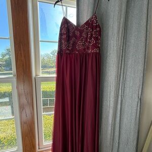 Chic Burgundy Floral Maxi Dress